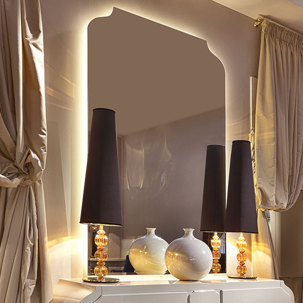 <strong>L4018</strong><br> 
specchiera retroilluminata led
120 x 7 x 180 cm