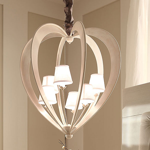 <strong>2139</strong><br>
lampadario Cuore 6 luci   
Ø 69 x 53 cm