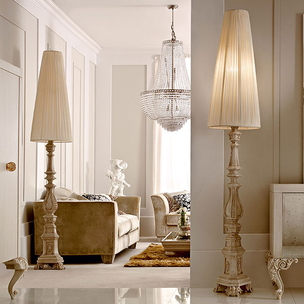 <strong>5033</strong><br>
piantana legno 
wooden floor lamp 
Ø 45 H. 243 cm