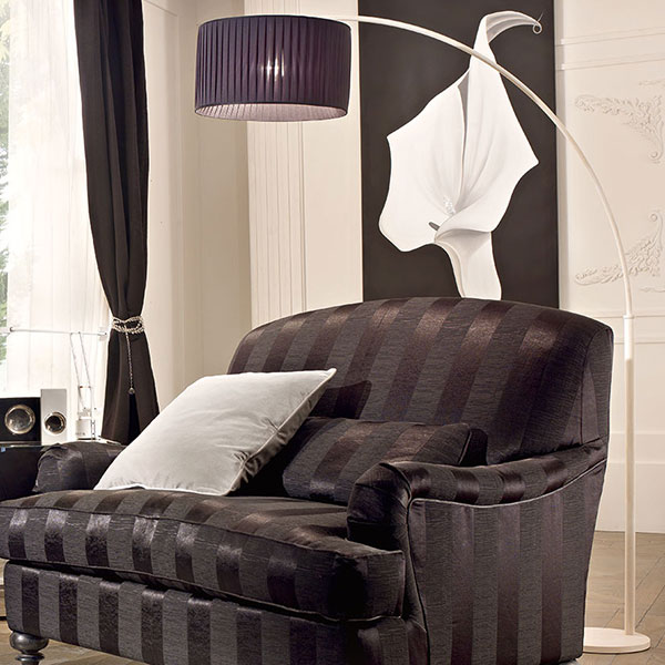 <strong>2031</strong><br>
piantana a braccio base completa di paralume 
Ø 31 x P. 130 x H. 194 cm