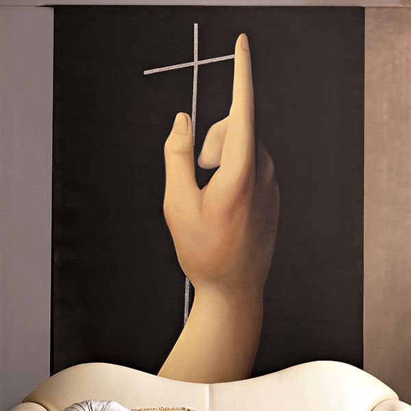 <strong>VSS8S</strong><br>
quadro mano Leonardo croce Swarovski  
230 x 180 cm<br><br>

<strong>VSS36S</strong><br>
quadro mano Leonardo croce Swarovski  
200 x 150 cm
