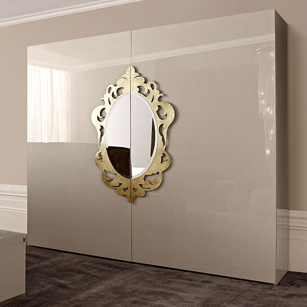 <strong>G2047</strong><br>
armadio complanare 
297 x 65 x 265 cm