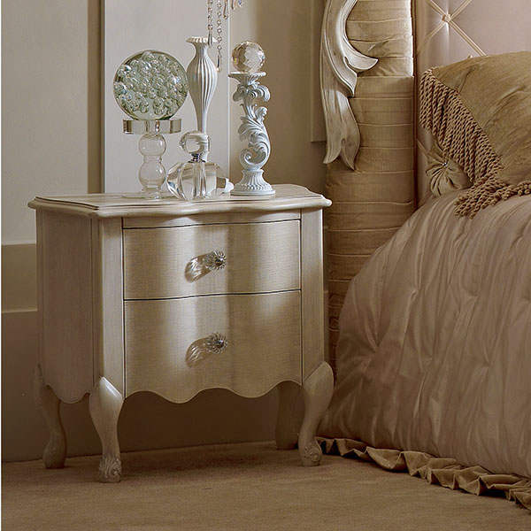 <strong>1321</strong><br>
comodino 
62 x 40 x 62 cm