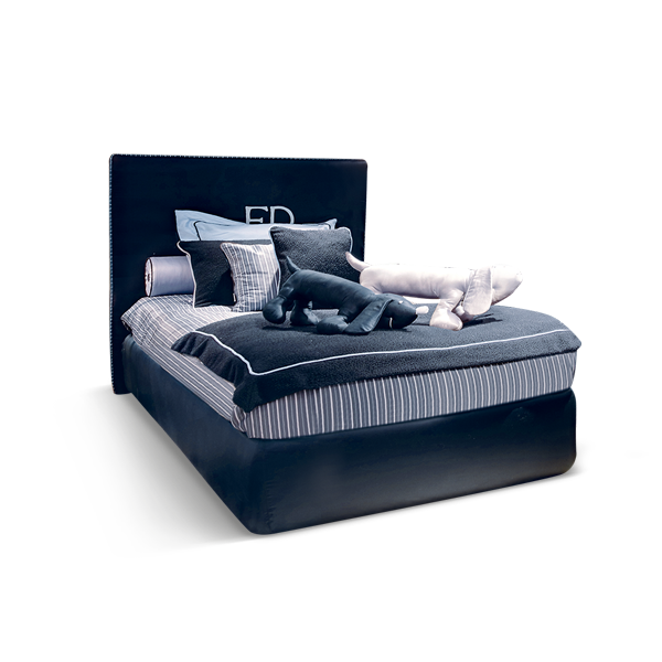 
            <strong>PETER</strong> letto con ricamo<br>
<strong>1570</strong> comò 2 cassetti<br>
<strong>1571</strong> comodino 2 cassetti<br>
<strong>4033I</strong> specchiera chiodata piccola<br>
<strong>7050</strong> cuccia cuore<br>
<strong>VSS43</strong> Mustang quadro auto<br>
<strong>2033</strong> lumetto cromo 1 luce a stelo<br>
<strong>2043</strong> lampada cromo 2 luci a stelo<br>
<strong>2041</strong> piantana cromo 2 luci a stelo_