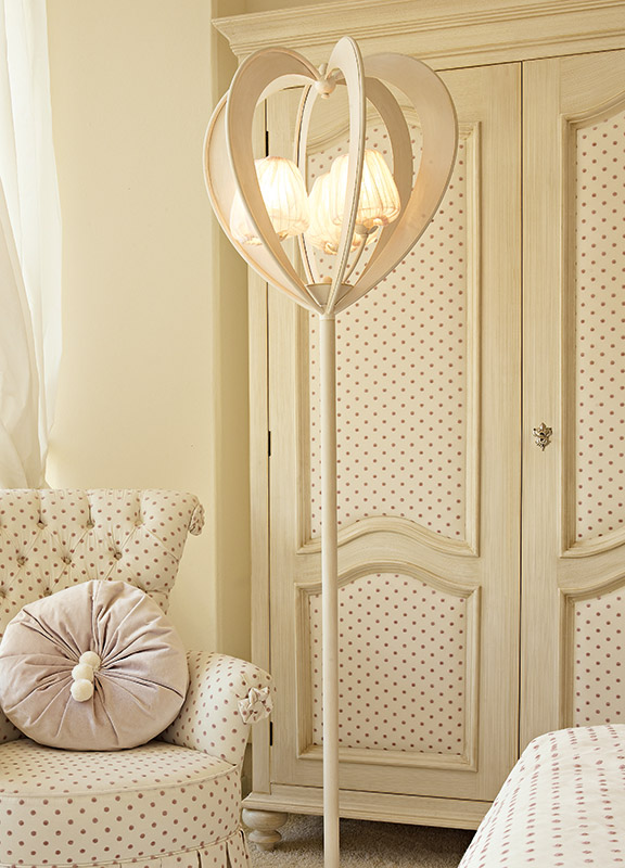 <strong>2143</strong> piantana cuore 3 luci 
Ø 50 x H. 180 cm