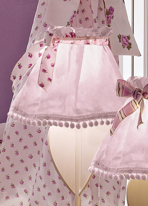 <strong>PAR03</strong> paralume in tessuto con nastrino e cipolline Ø 22 x H. 28 cm
